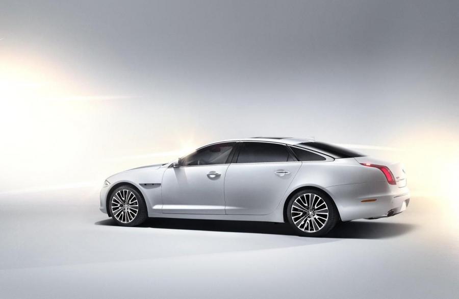  Jaguar XJ Ultimate 2012 года  (фото 30 из 54)